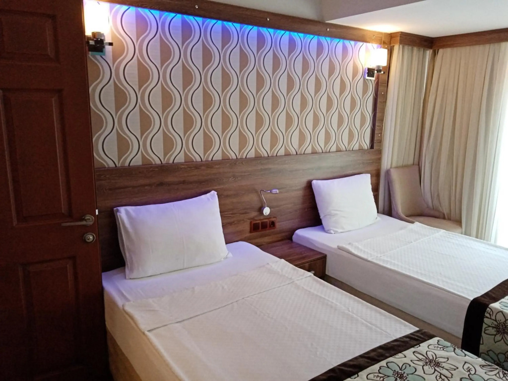Dolphin Apart Hotel