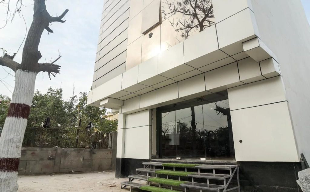 Royal Town Paschim Vihar By OYO Rooms