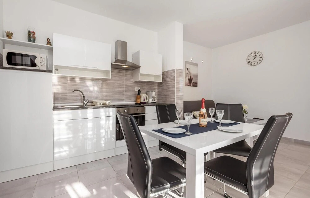 Stunning Home in Kampor With Wifi and 2 Bedrooms