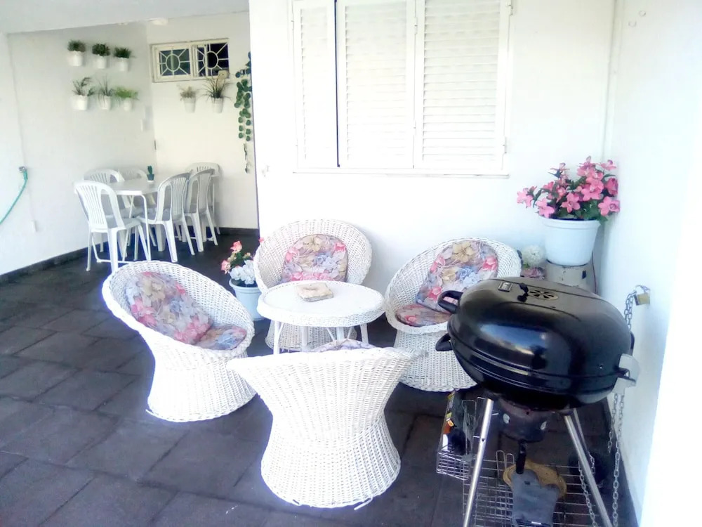 House With 4 Bedrooms in Corroios, With Pool Access, Enclosed Garden a