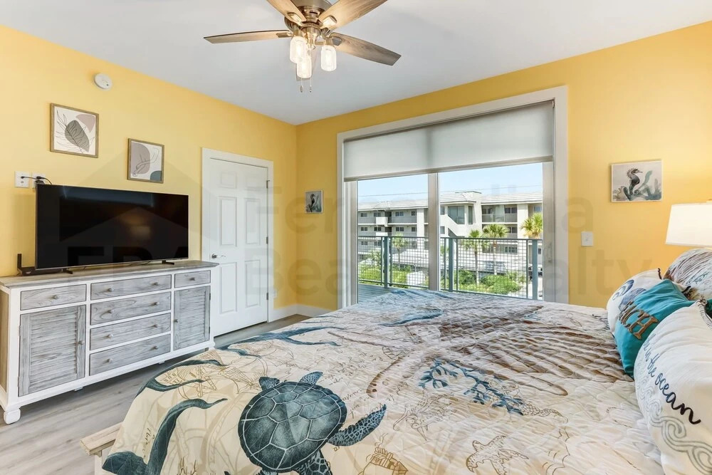 391 A&b 4 Bedroom Townhouse by RedAwning