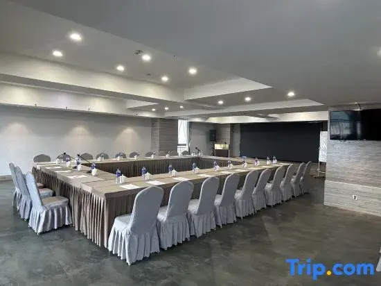 Yishang Oriental Hotel （Gardening Mountain Science and Technology Park)