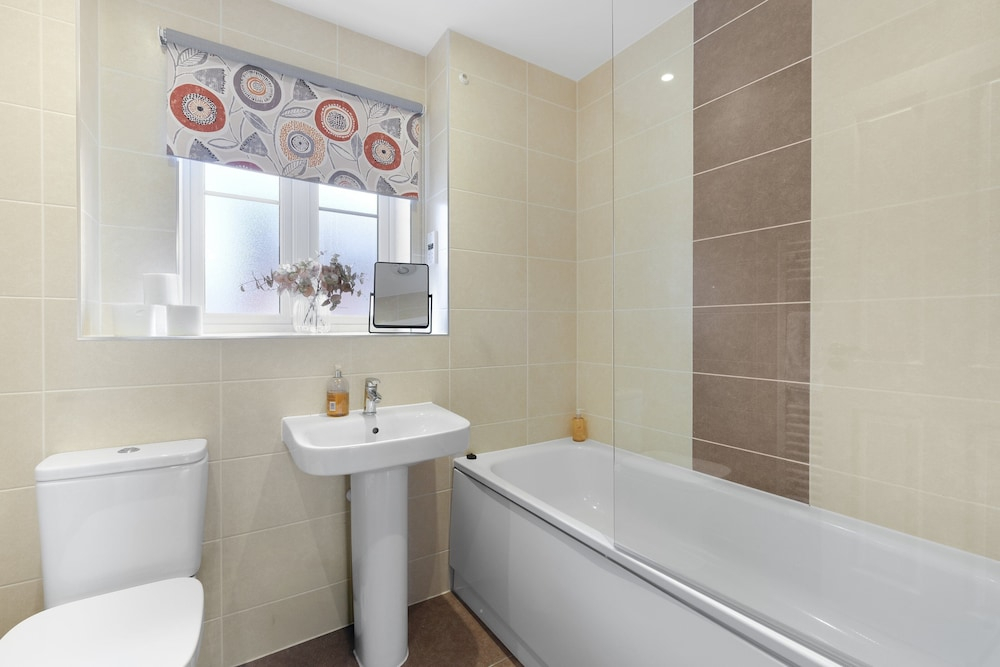 Stylish 3 Bedroom Home with Garden