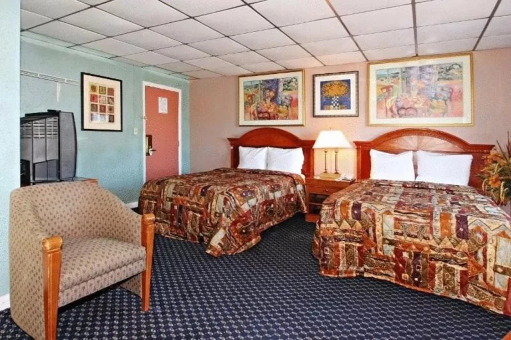 Regal Inn & Suites