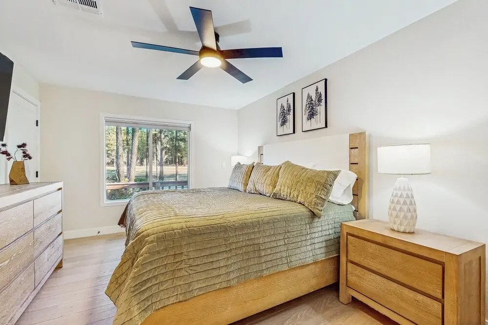 3BR House in the Pines On Golf Course