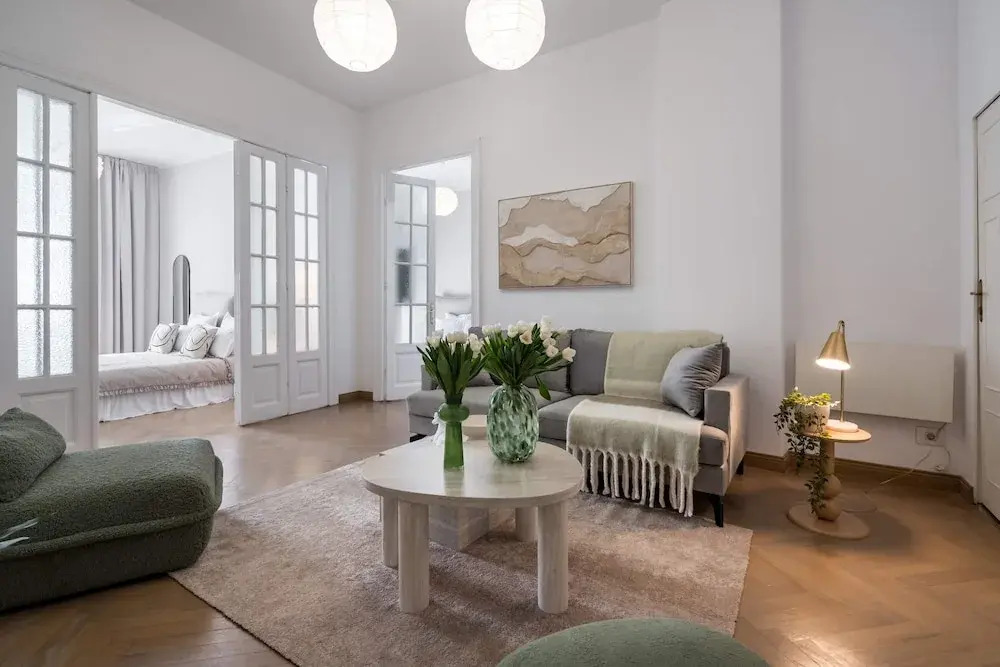 Calea 3BR Victoriei Stunner - Two Living Rooms - Balconies on the Avenue