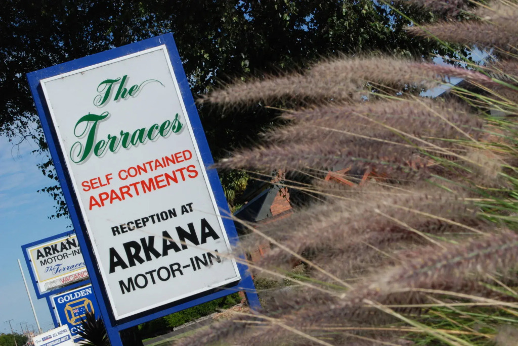 Arkana Motor Inn & Terrace Apartments