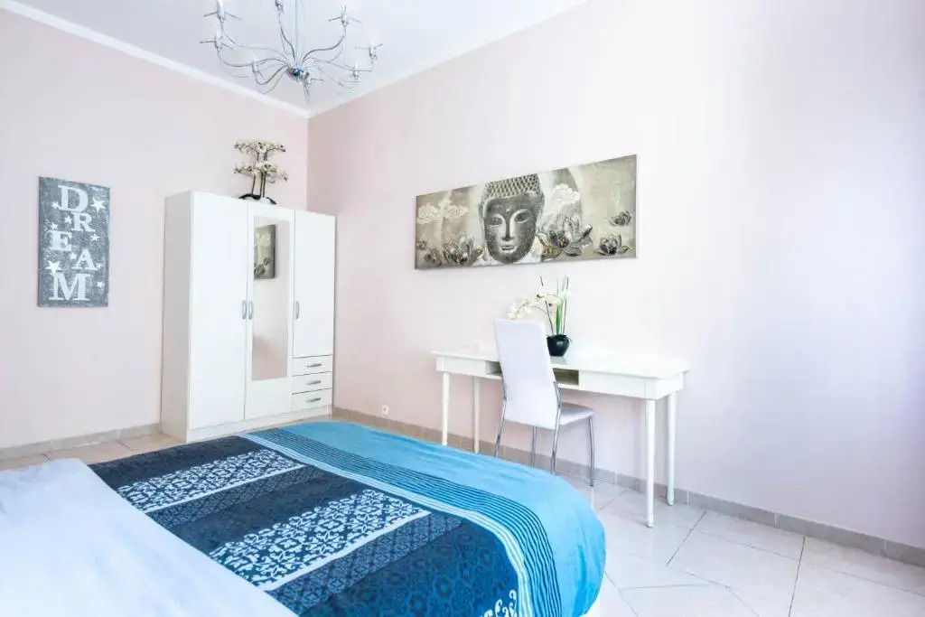 Notre Dame - Huge Sunny Modern 2br Flat - Terrace