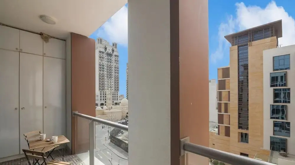 Manzil - Stylish 2BR nr Metro Station Al Jaddaf