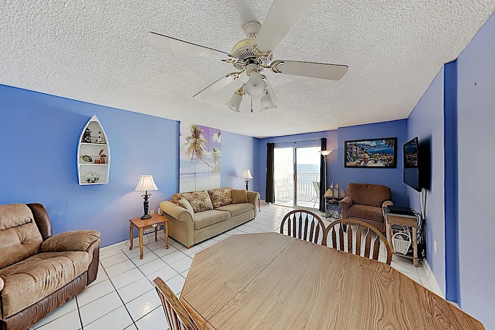 New Listing! Beachfront W/ Pool & Balcony 1 Bedroom Condo
