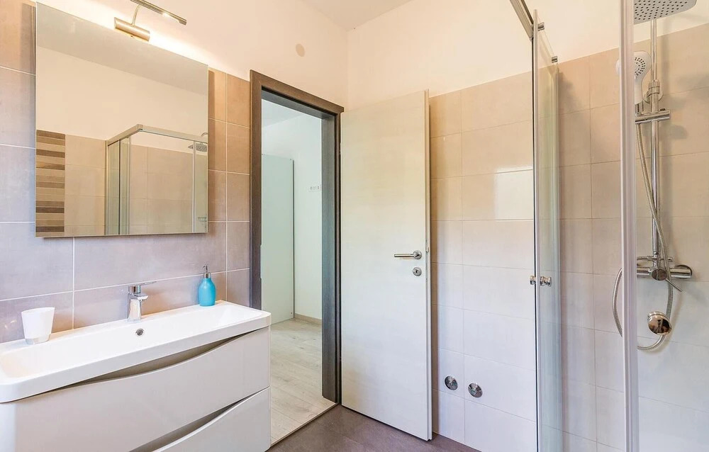 Three-Bedroom Holiday Home In Cetinici