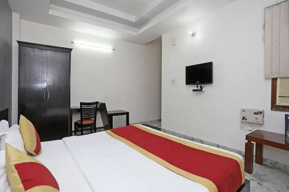 Mannat Residency By OYO Rooms