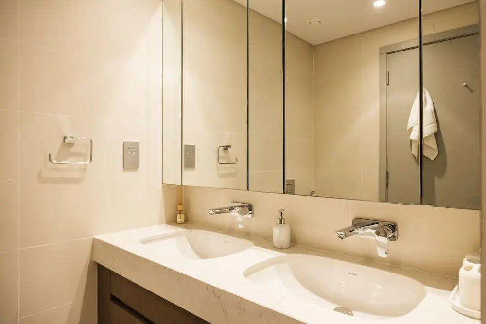 3BD Haven with Sweeping Water Views