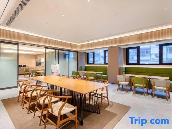 JI Hotel (Nanjing Longjiang Xin Chengshi Guangchang)
