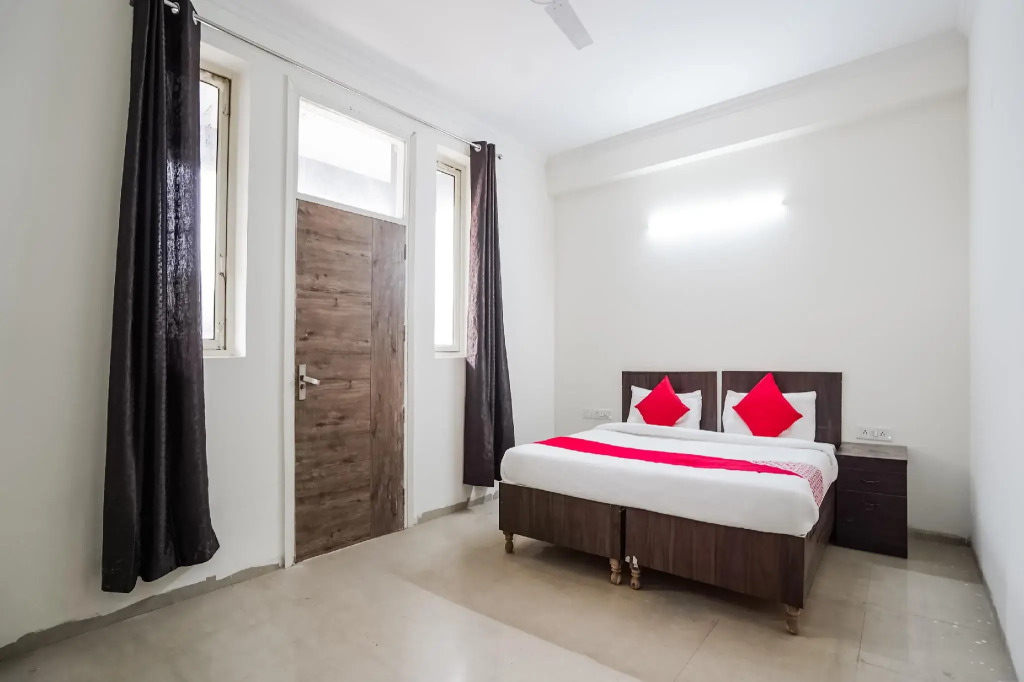 OYO 67698 Mother's Residency