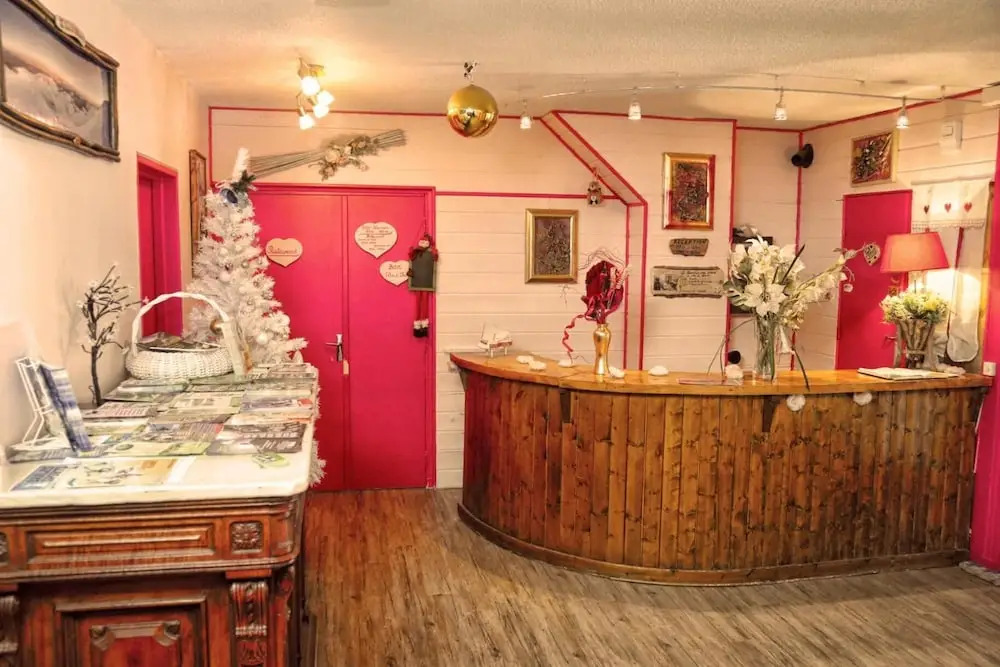 Le Blanchon Hotel