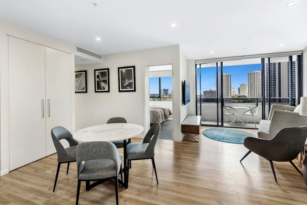 Luxury 2 Bedroom Apartment