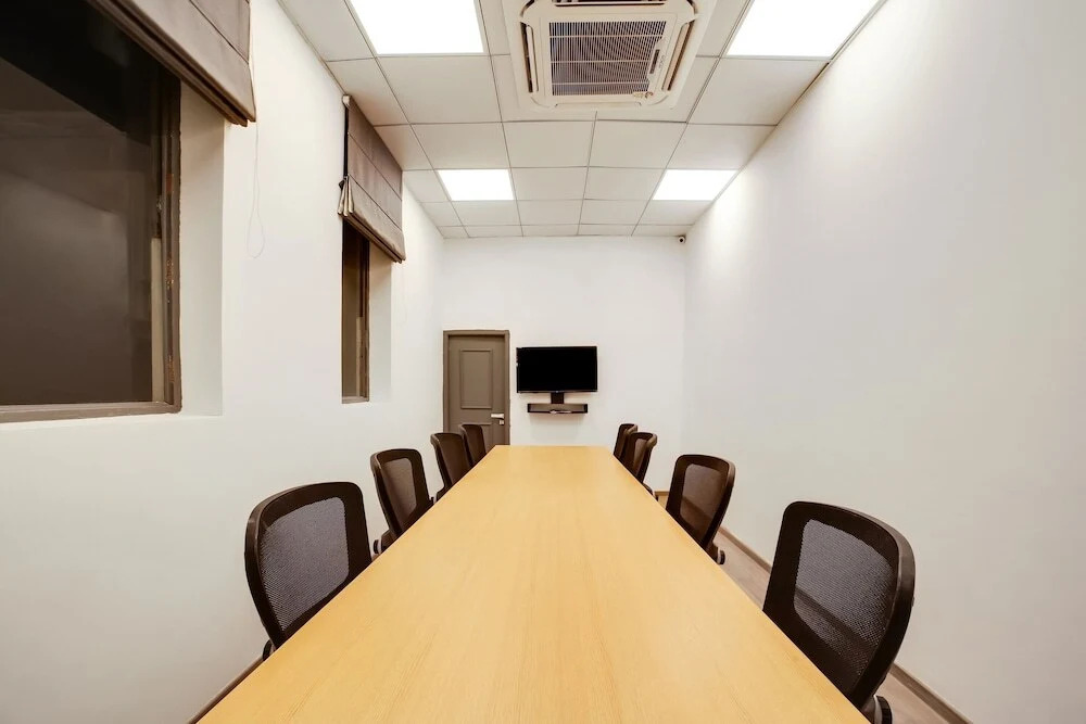 OYO Townhouse 230 Old Gurgaon Sector 14