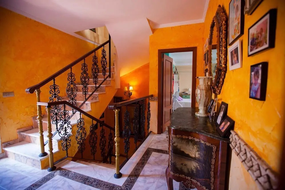 Majestic Villa by the Beach Heated Private Pool & Jacuzzi