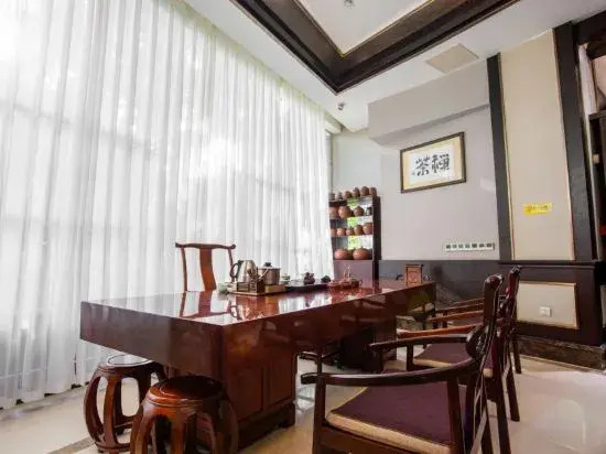 Jin E Hotel