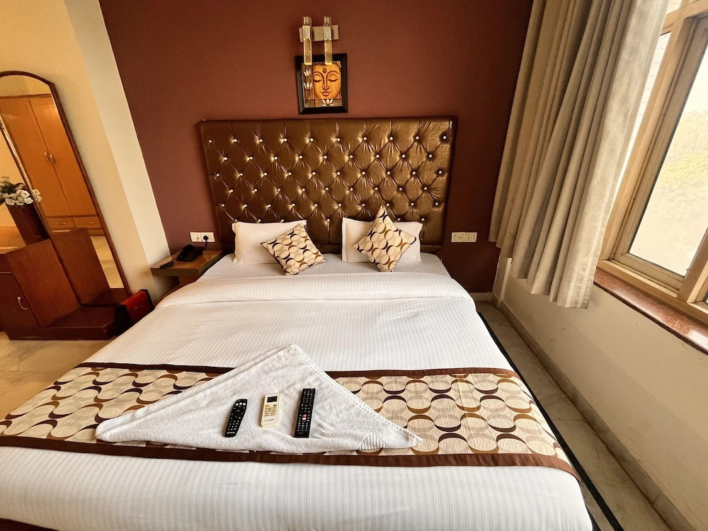 Hotel Gracious - Civil Line