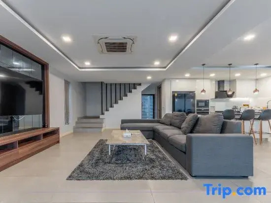 Thai Home Jomtien Deluxe3B Villa
