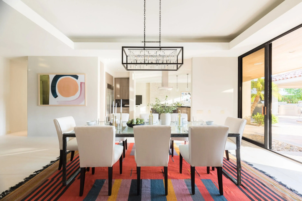 Moonshine by Avantstay Modern & Stylish Estate w/ Bar, Fire Pit & Hot Tub 5 bd