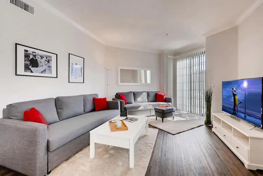 Gorgeous Beverly Hills/Weho - 2BR/Bath - 2 Free Parking Spots! (BW-1)
