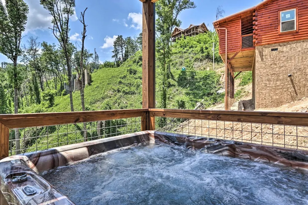Hot Tub, Game Room, Decks: Cabin in Gatlinburg