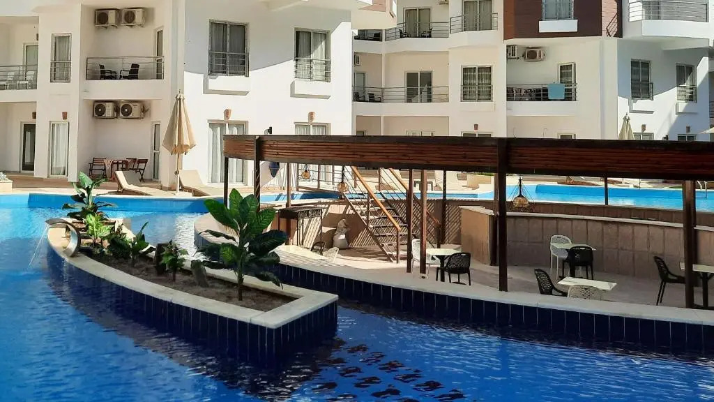 Aqua Palms Studio A210