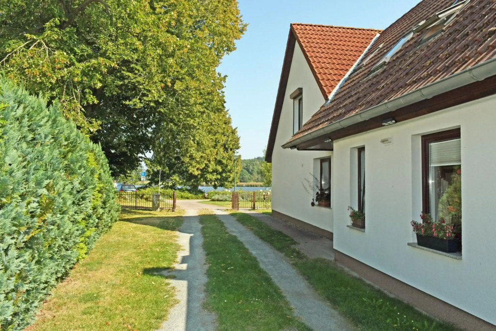 schoene Ferienwohnung mit Terrasse