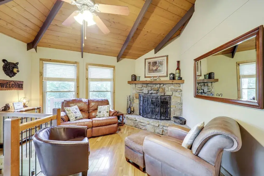 2 Decks, Mountain View: Beech Mountain Cabin!