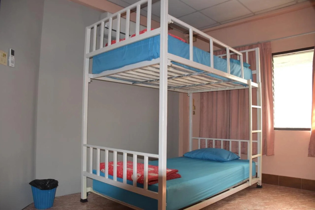 Empo Hostel at 30 Onnut