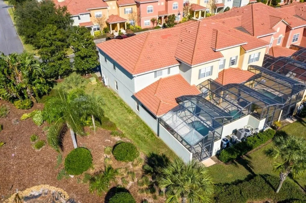5 Bed 4 Bath Town With South Facing Pool 5 Bedroom Townhouse by RedAwning