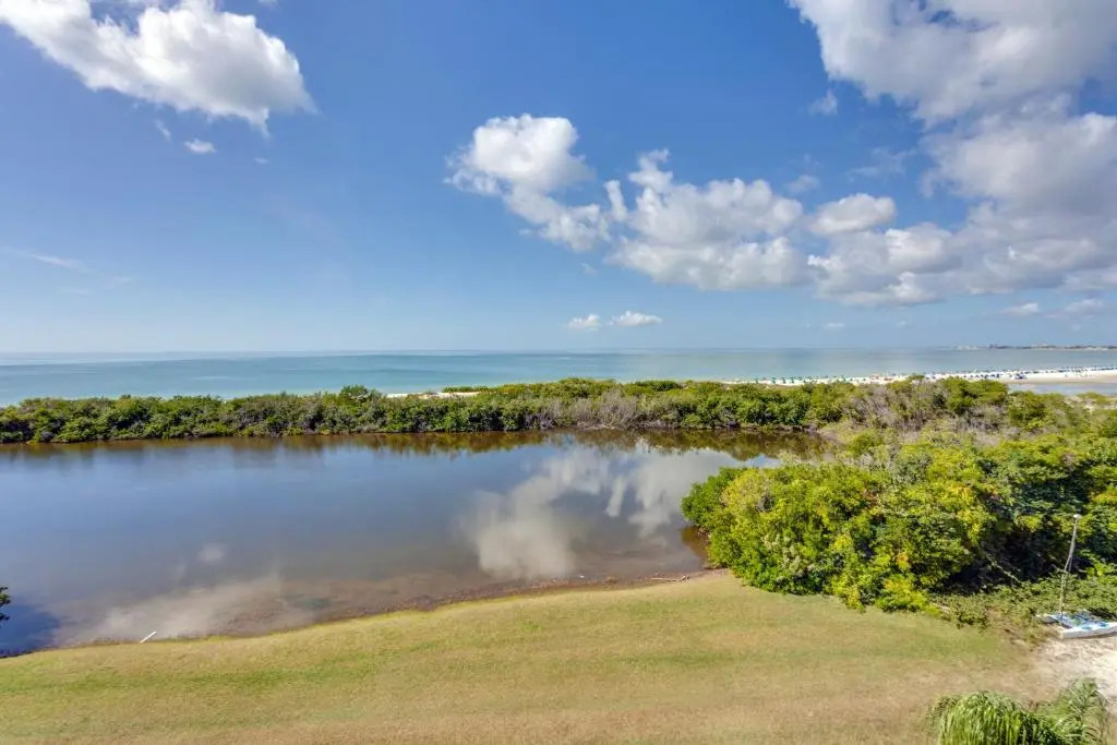 Sand Caper 103, Sleeps 4, Gulf Front, 2 Bedrooms, Elevator, Heated Pool