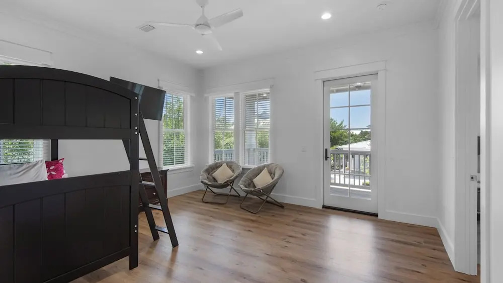 3br/2.5ba, Sleeps 8, Private Beach Access!