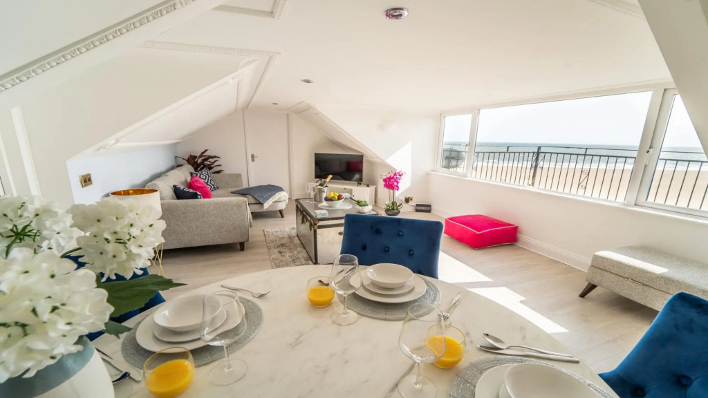 Stunning Sea View Penthouse 2 Bedroom 2 Bathroom