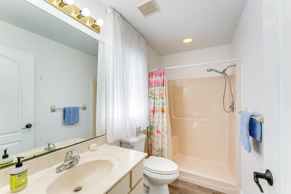Pet-friendly Englewood Getaway Near Ocean!