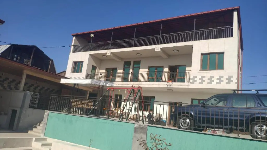 Apex rest house