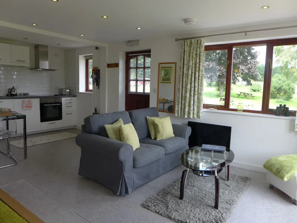 The Rock self-catering holiday cottage and garden lodges