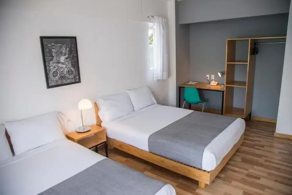 Hotel Hostal Tres Central