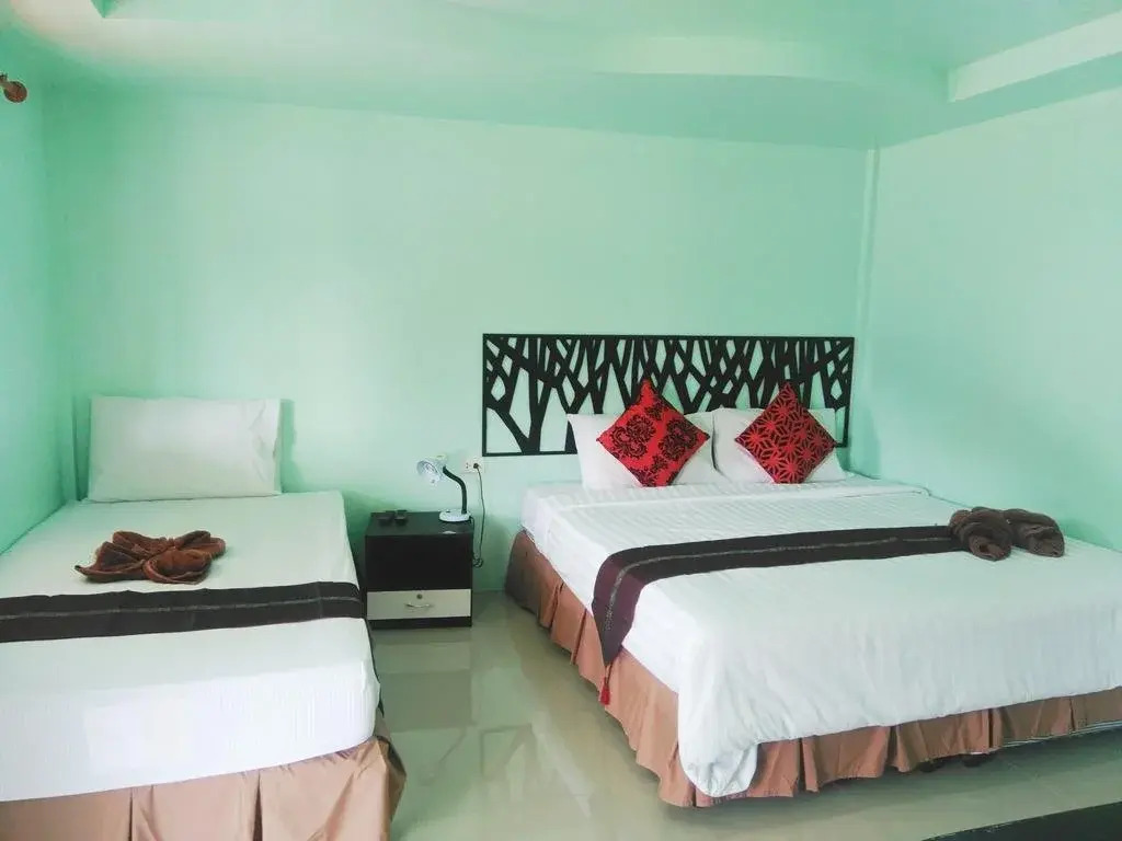 PhiPhi Coralbay
