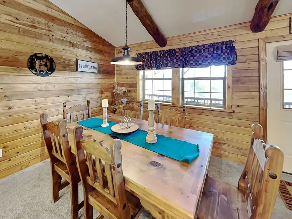 4 Bears 1 Cave by Ryson Vacation Rentals