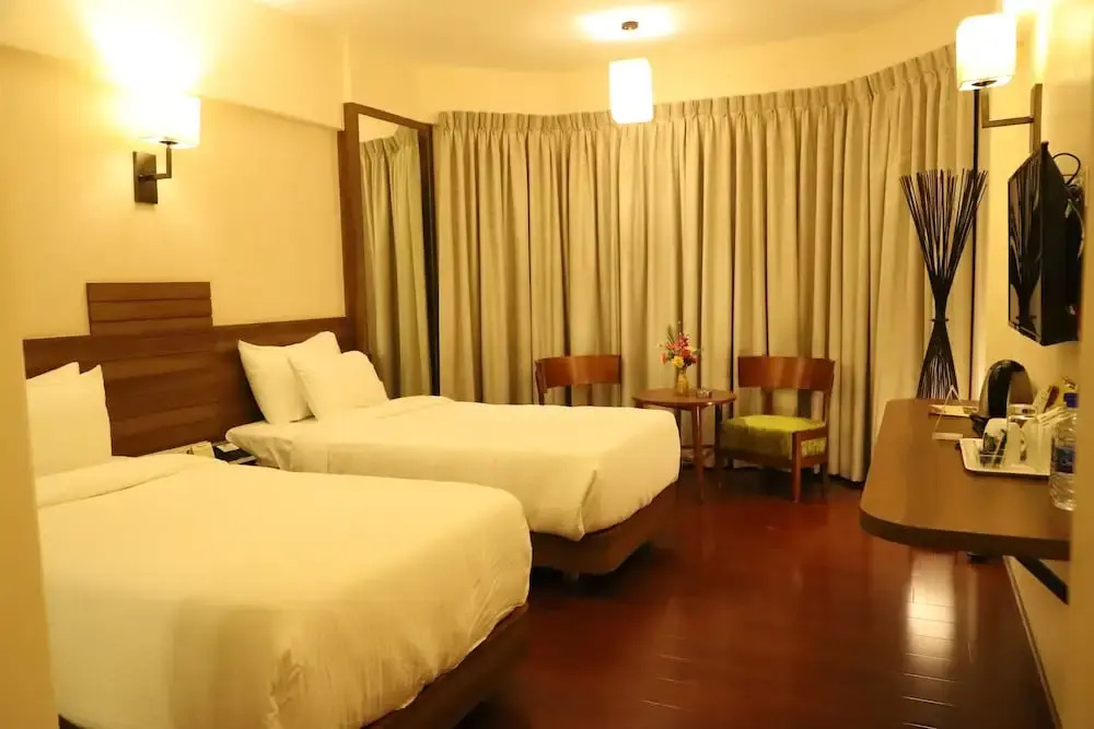 Hotel Reyansh Grand