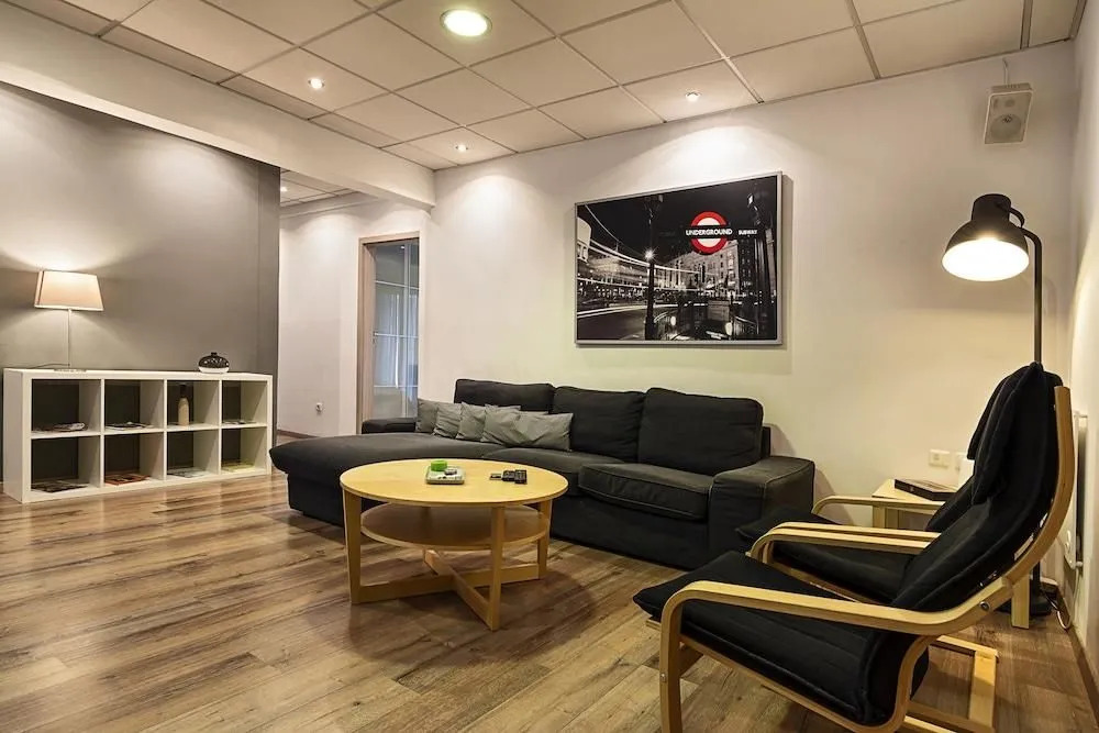 Piccadilly Circus deluxe flat Athens