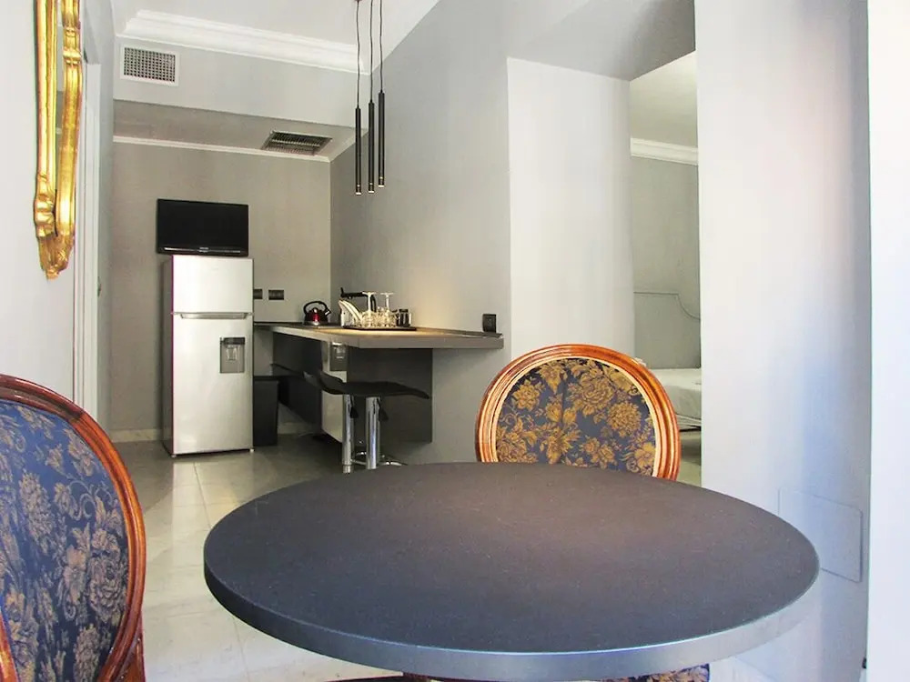 GHR Navona Inn