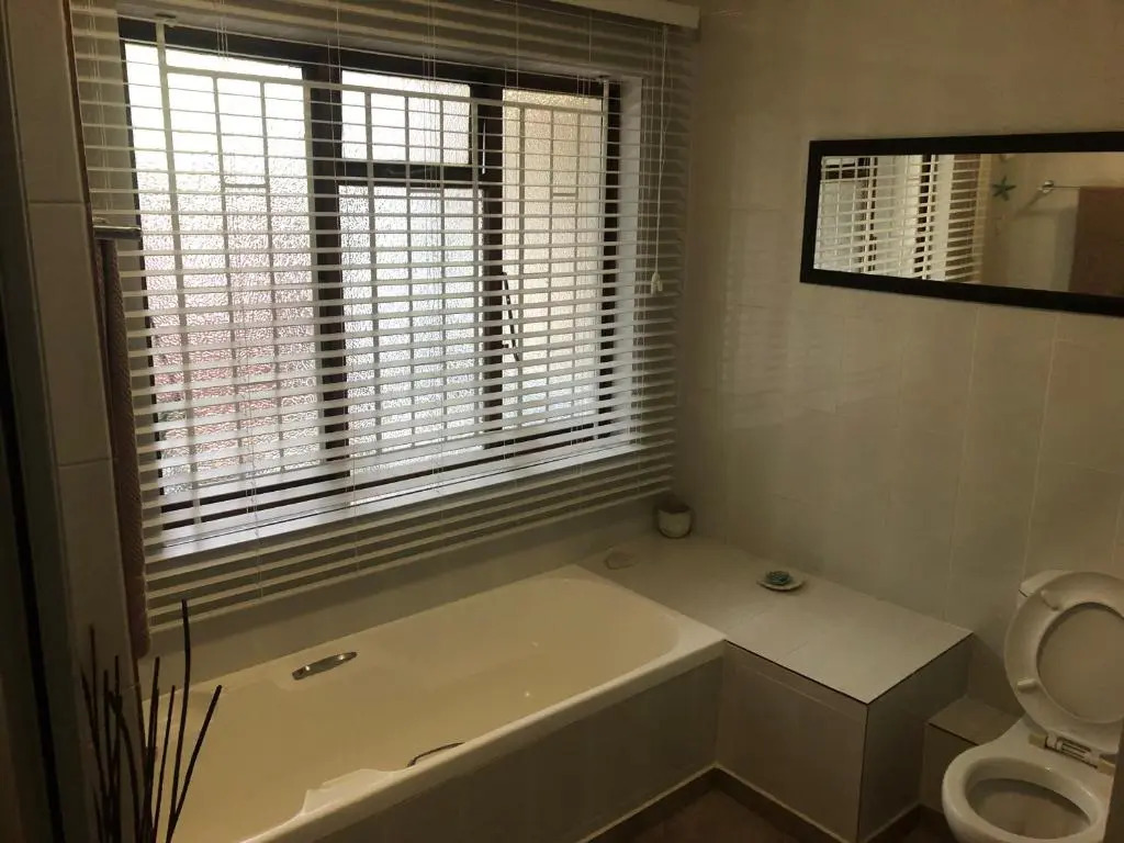 84 Leonora Drive - Family Holiday Home