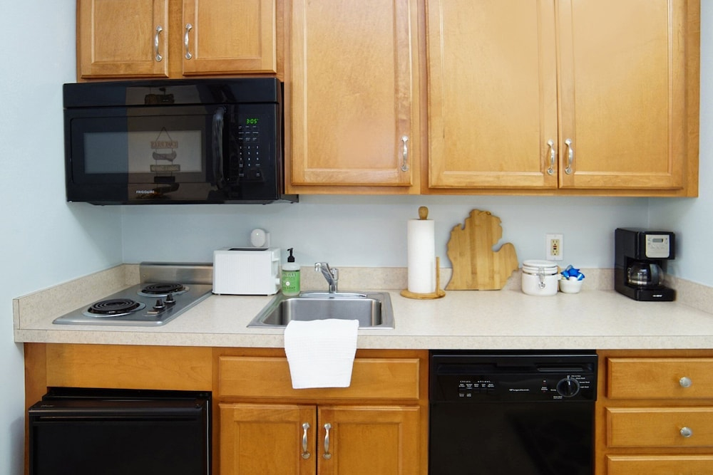 Grand Traverse Bay Waterfront Condo 5680