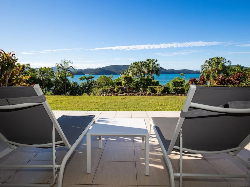 Lagoon Beachfront Lodge 005 on Hamilton Island by HamoRent