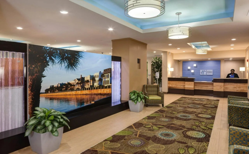 Holiday Inn Express & Suites Charleston DWTN - Medical CTR by IHG